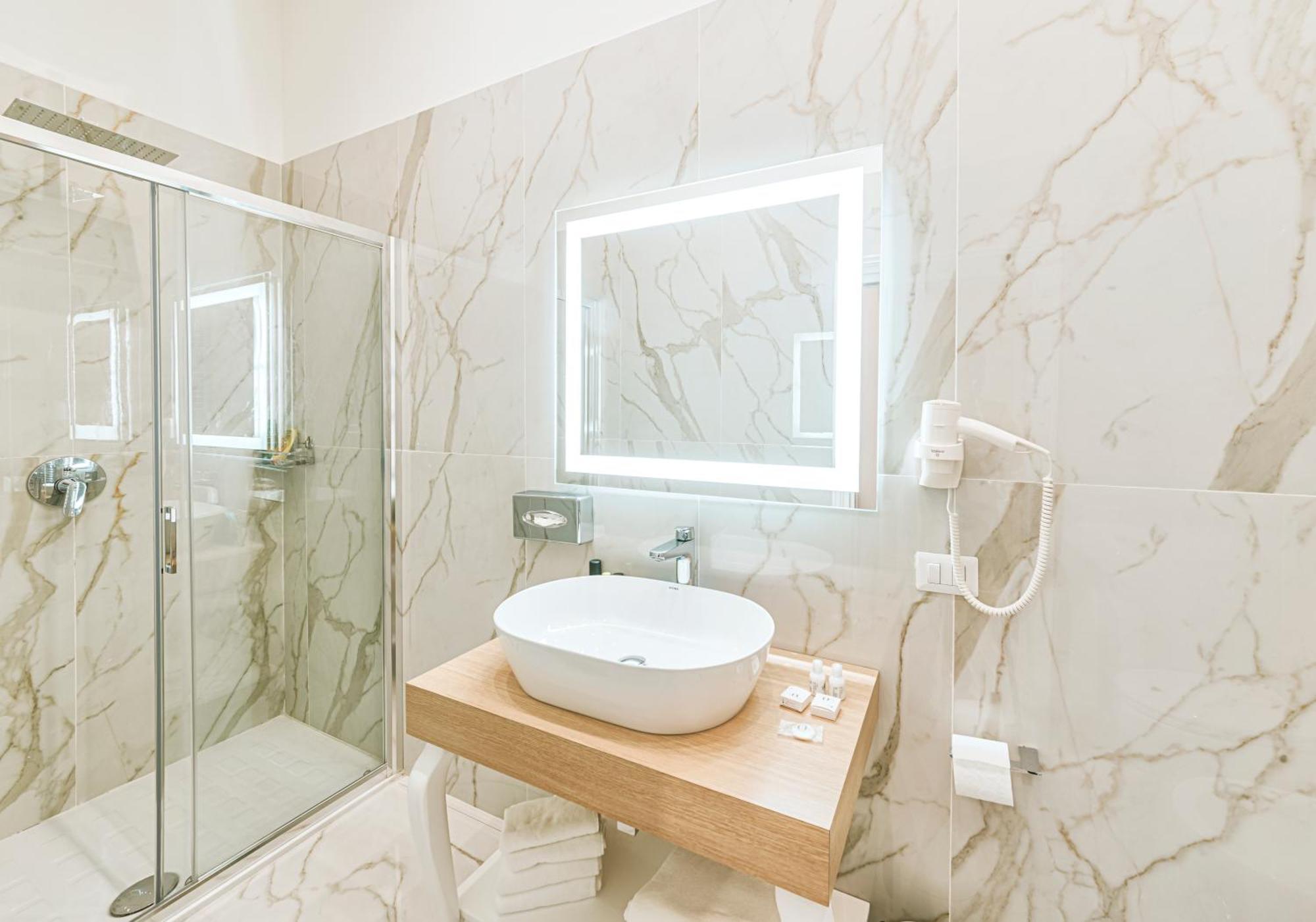 Gentile Suite & Spa Vomero Naples Luaran gambar