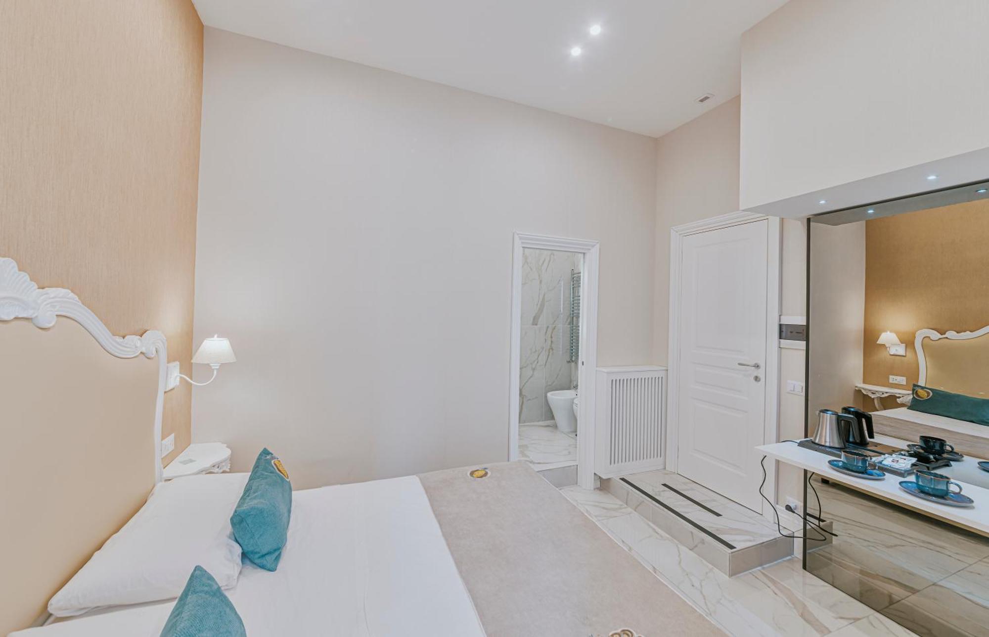 Gentile Suite & Spa Vomero Naples Luaran gambar